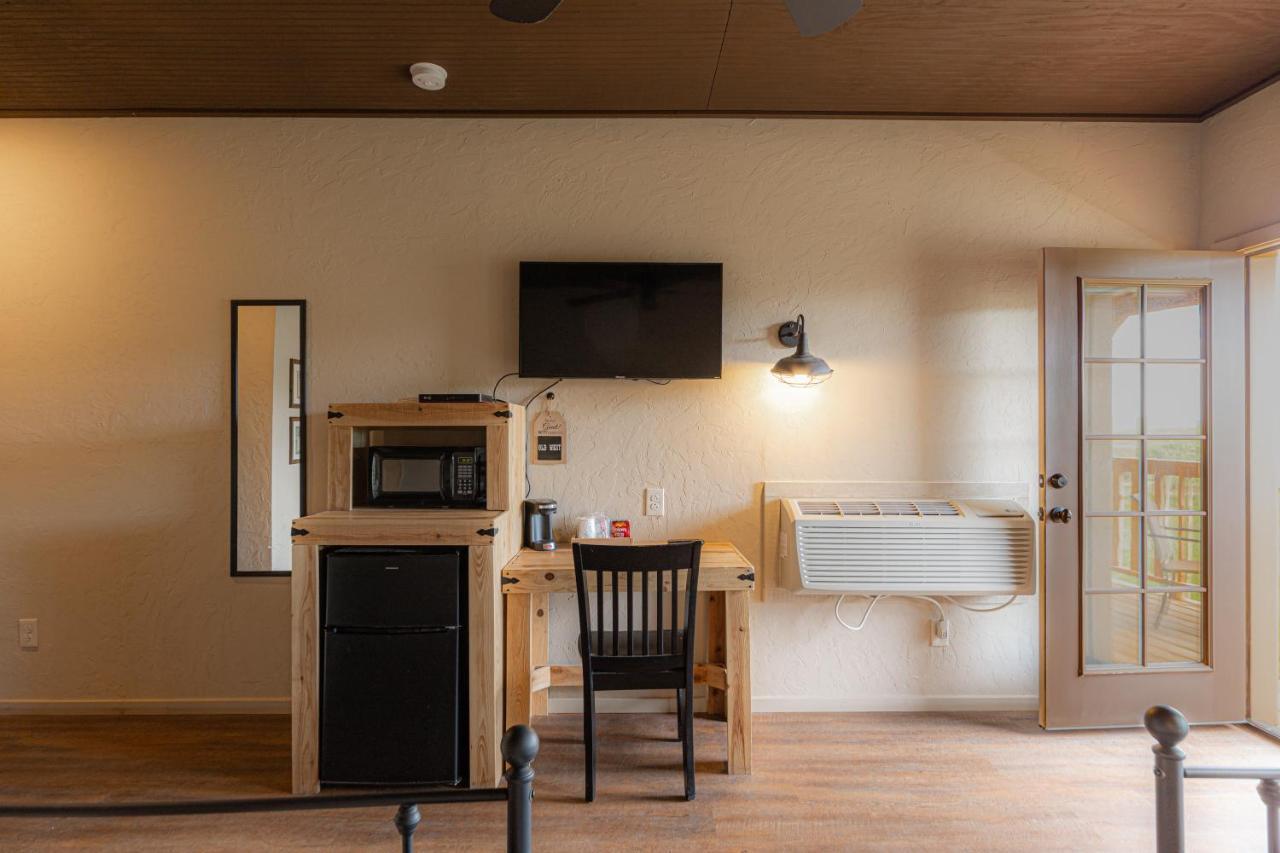 -Pet Friendly- Miners Cabin #6 - King Bed With Private Balcony Tombstone Exterior foto