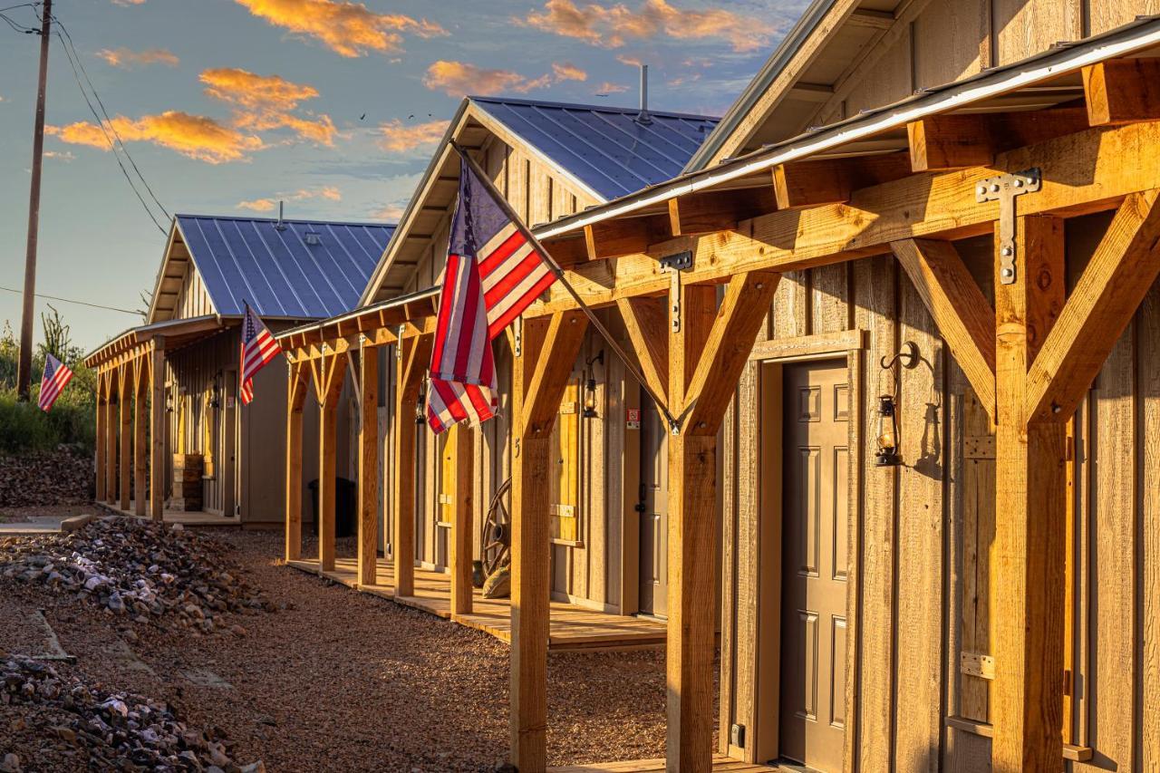 -Pet Friendly- Miners Cabin #6 - King Bed With Private Balcony Tombstone Exterior foto