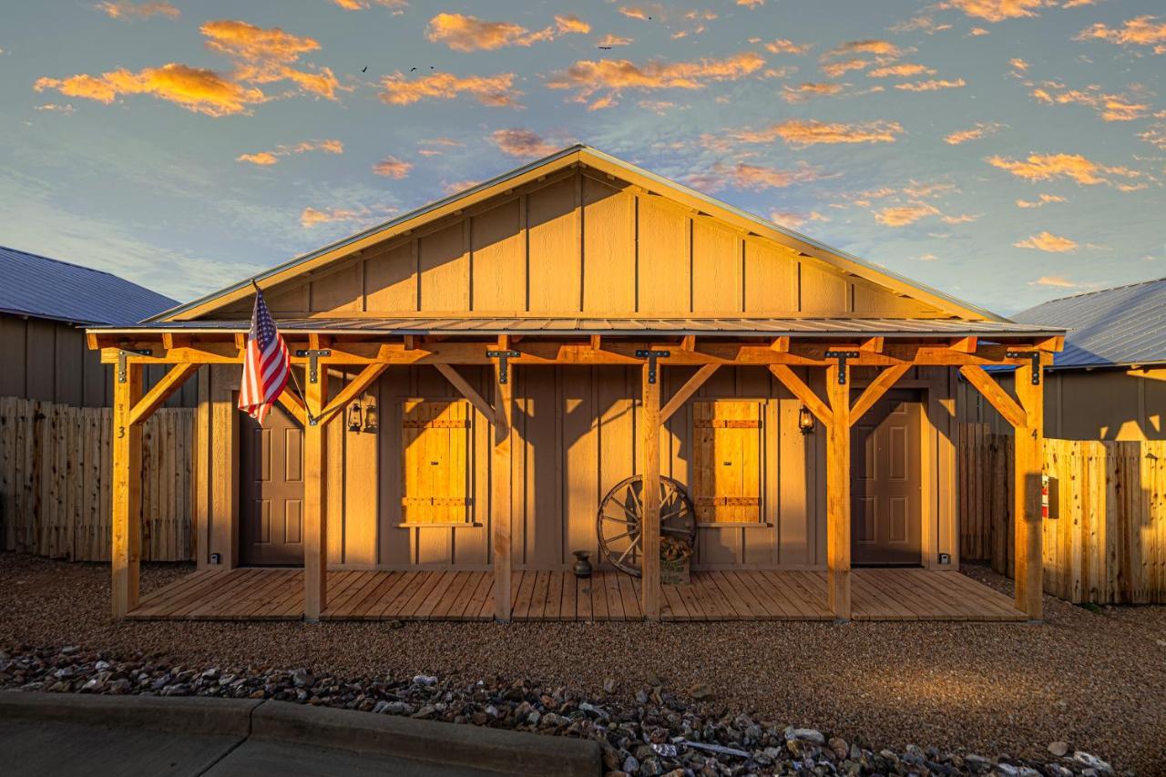 -Pet Friendly- Miners Cabin #6 - King Bed With Private Balcony Tombstone Exterior foto